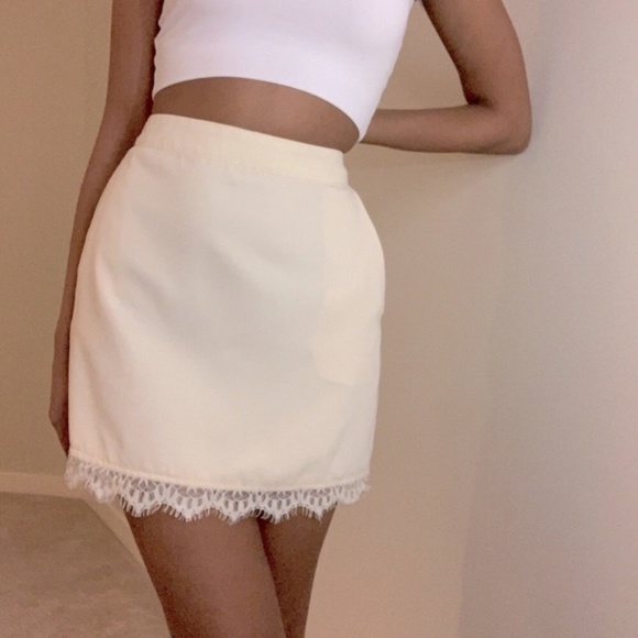 Forever 21 Mini Skirt Lace Trim Medium w/ Pockets! - Picture 10 of 12
